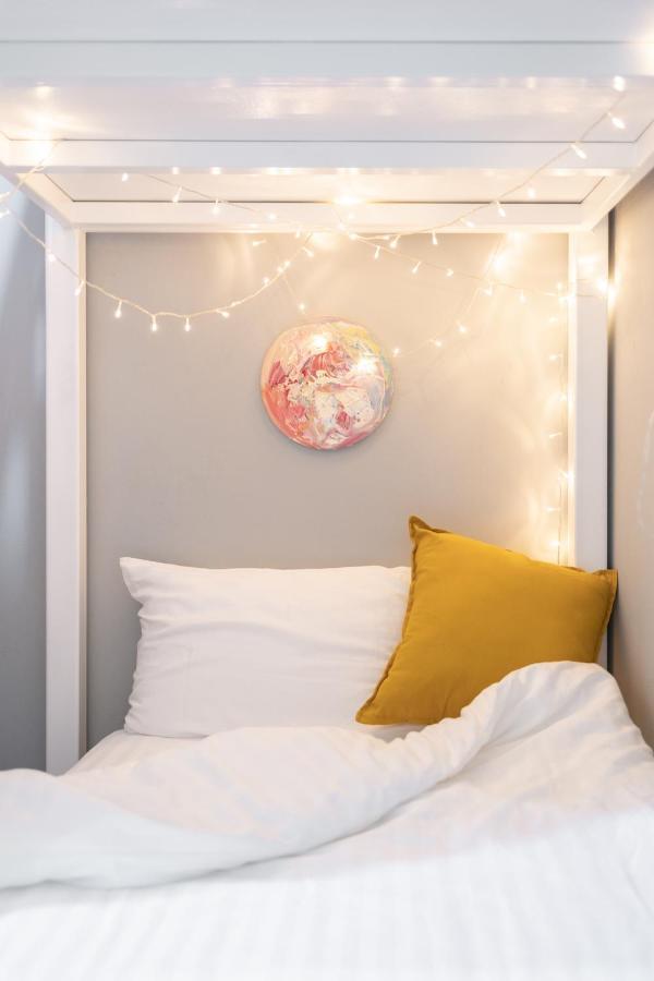 Better Moon Guesthouse กรุงเทพมหานคร ภายนอก รูปภาพ
